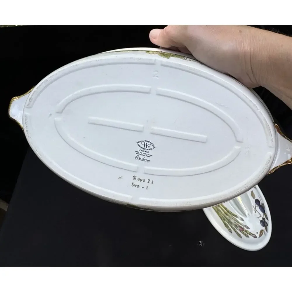 Royal Worcester Fine Porcelain 10” Oval Lidded Casserole Dish Gold Trim -4O